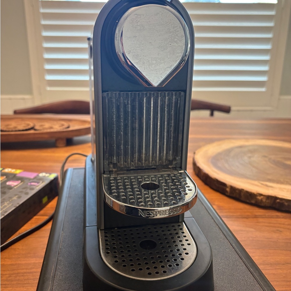 NESPRESSO CITIZ +accessories & pods - Picture 6 of 12